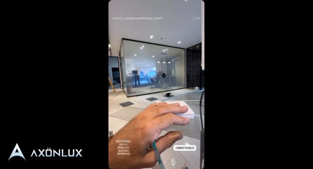 סמארט פילמס ובצד שמאל למטה לוגו אתר axonlux