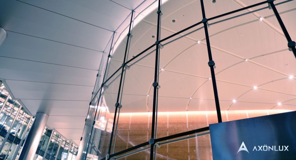 כמה עולה זכוכית חכמה